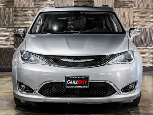 Used 2020 Chrysler Pacifica Limited FWD image 7