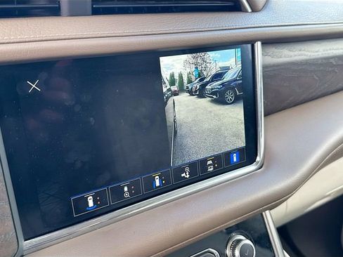 Used 2023 GMC Yukon XL Denali image 37