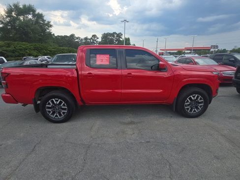 Used 2025 Nissan Frontier SL AWD/4WD image 7