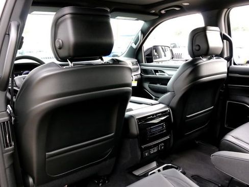 New 2026 Jeep Grand Wagoneer L Limited image 17