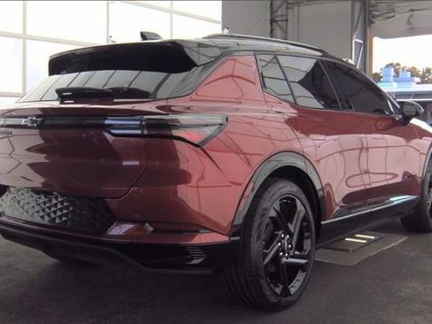 Used 2025 Chevrolet Equinox EV RS image 3