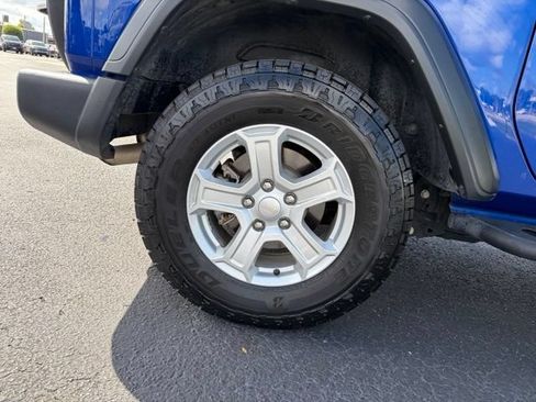 Used 2018 Jeep Wrangler Sport AWD/4WD image 7
