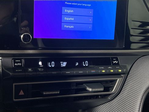 Used 2025 Toyota Camry SE w/ Convenience Package FWD image 26
