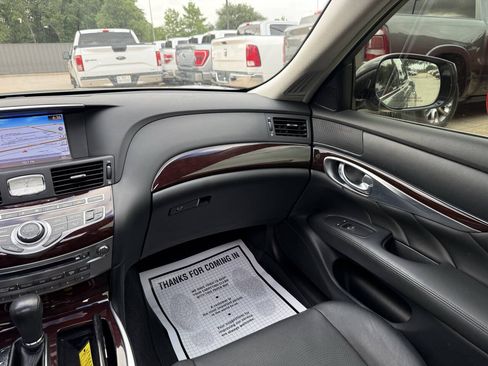 Used 2015 INFINITI Q70 3.7 RWD image 21