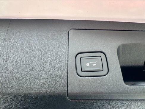 New 2026 Cadillac XT5 Premium Luxury w/ LPO, ONYX Package AWD/4WD image 8