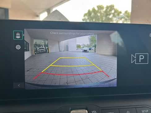 Used 2025 Kia K4 LXS image 21