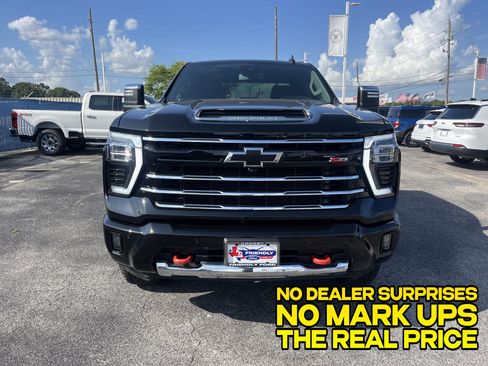 Used 2025 Chevrolet Silverado 2500 LT w/ Z71 Chrome Sport Edition AWD/4WD image 8