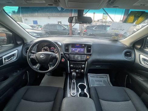 Used 2017 Nissan Pathfinder S AWD/4WD image 10