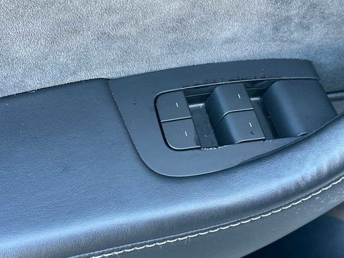 Used 2021 Tesla Model Y Long Range image 12