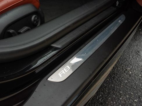 Used 2010 Audi R8 V10 image 25