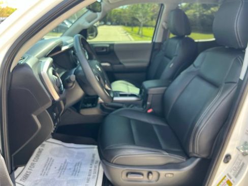 Used 2023 Toyota Tacoma SR5 w/ Technology Package RWD image 33
