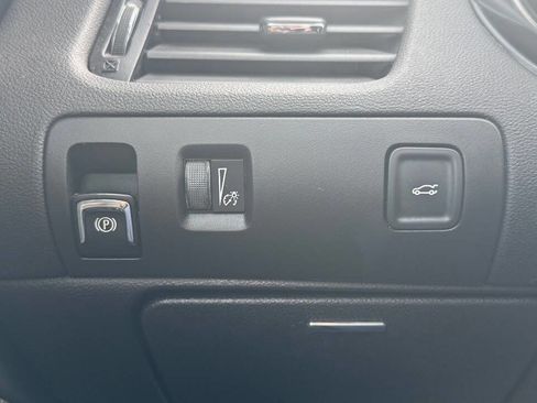 Used 2017 Chevrolet Impala LT image 17