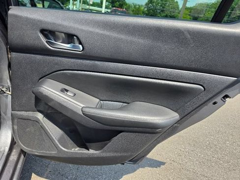 Used 2019 Nissan Altima 2.5 SL FWD image 16