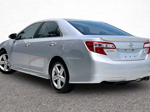 Used 2012 Toyota Camry SE FWD image 5