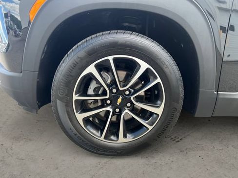 Used 2025 Chevrolet TrailBlazer LT AWD/4WD image 14