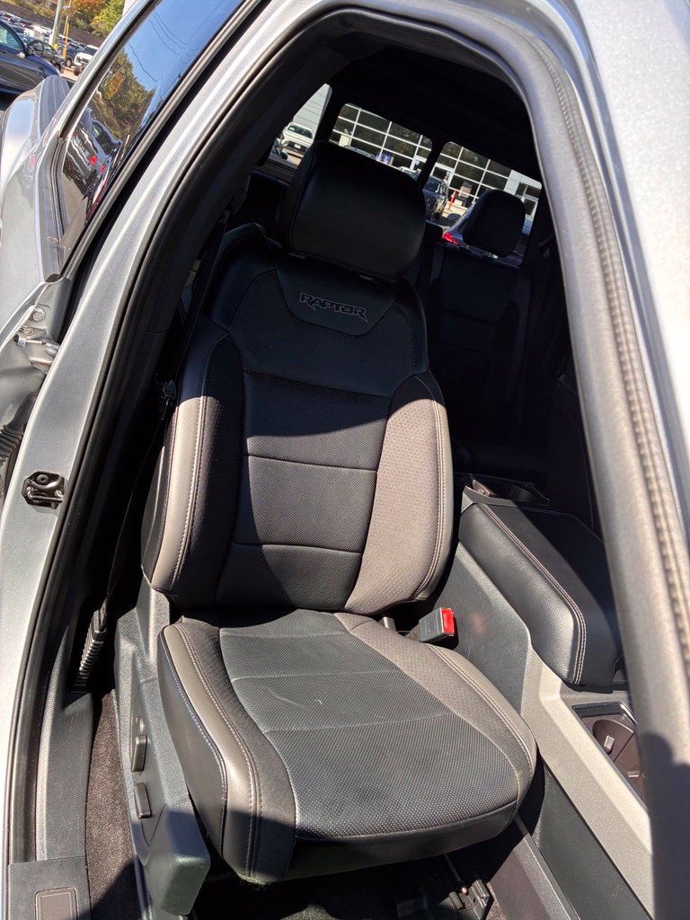 Used 2019 Ford F150 Raptor w/ Equipment Group 802A Luxury AWD/4WD image 22