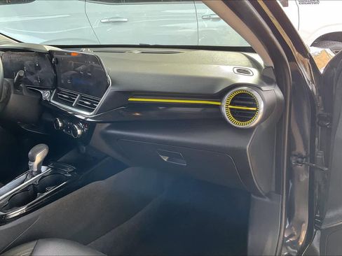 Used 2024 Chevrolet Trax ACTIV w/ Sunroof Package image 19