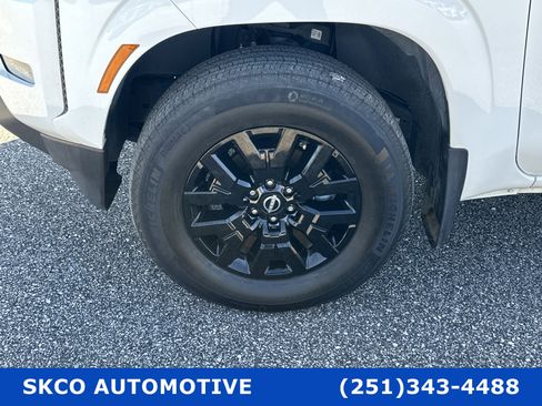 Used 2023 Nissan Frontier SV w/ SV Convenience Package image 9