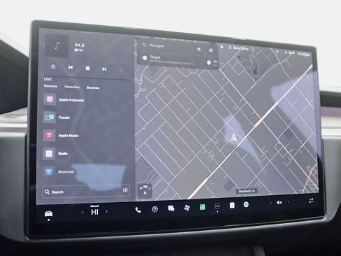 Used 2022 Tesla Model S image 16