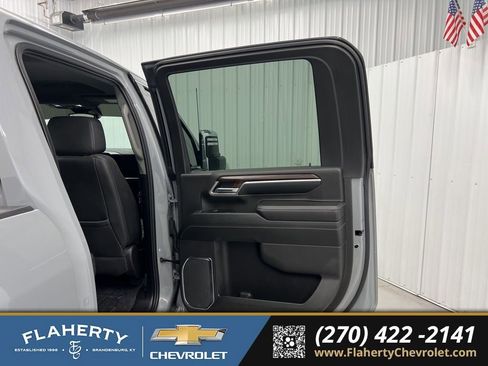 Used 2024 GMC Sierra 2500 SLT w/ SLT Premium Package image 12