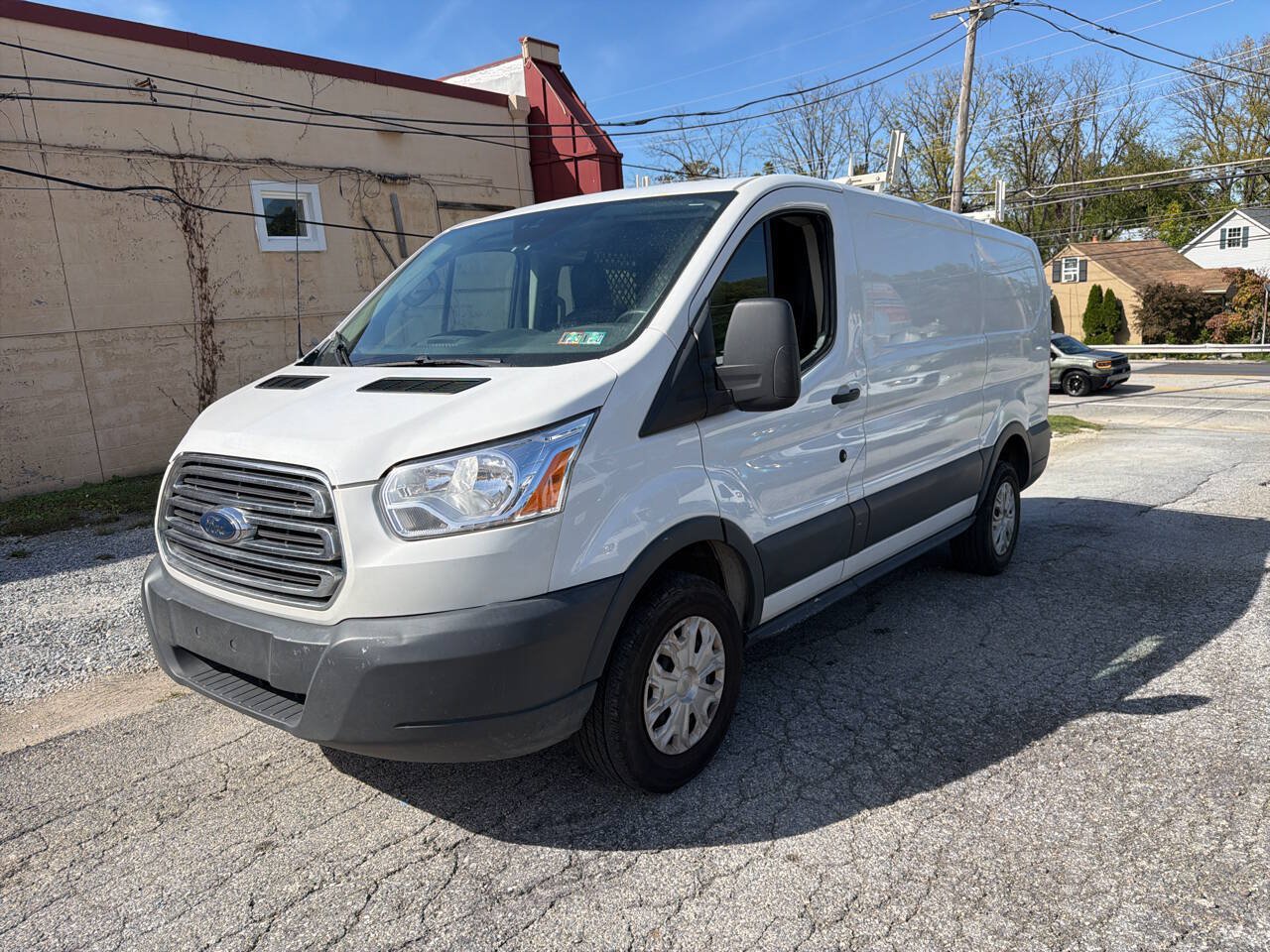 Used 2017 Ford Transit 250 130 Low Roof w/ Exterior Upgrade Package RWD image 3