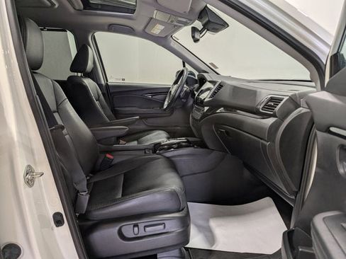 Used 2017 Honda Pilot Touring image 19