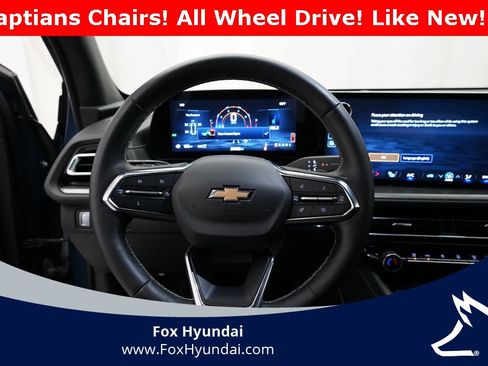 Used 2025 Chevrolet Traverse LT image 4