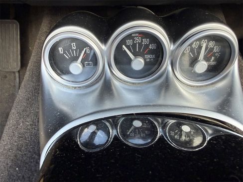 Used 2005 Chevrolet SSR w/ Preferred Equipment Group image 20