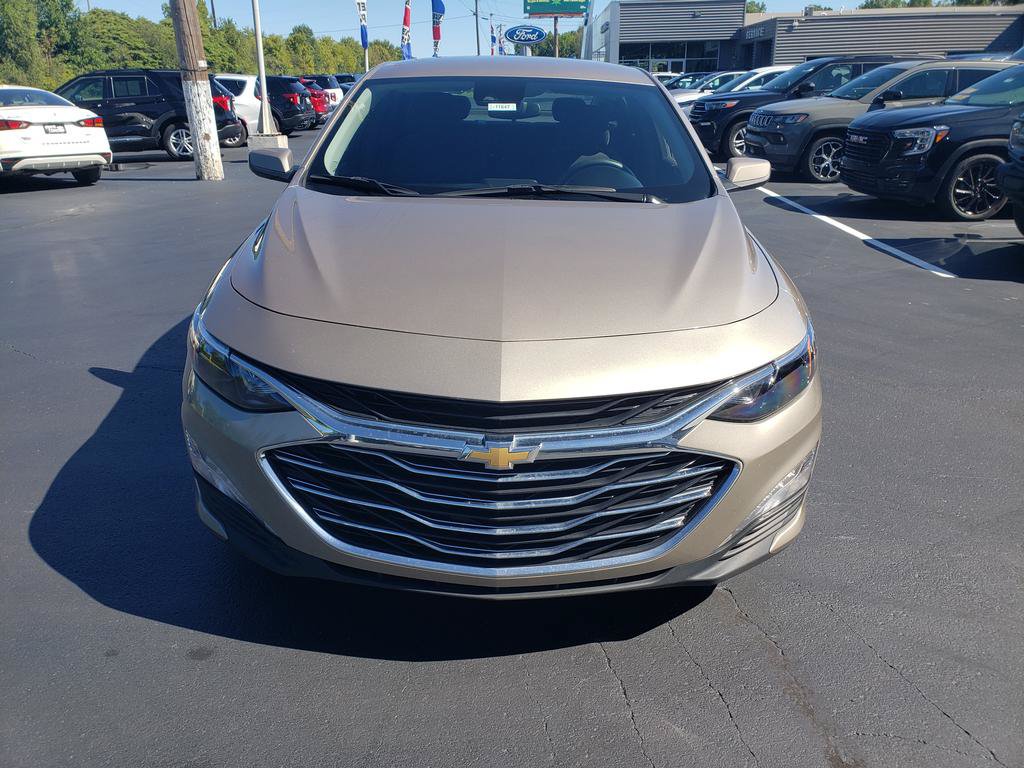 Used 2024 Chevrolet Malibu LT FWD image 2