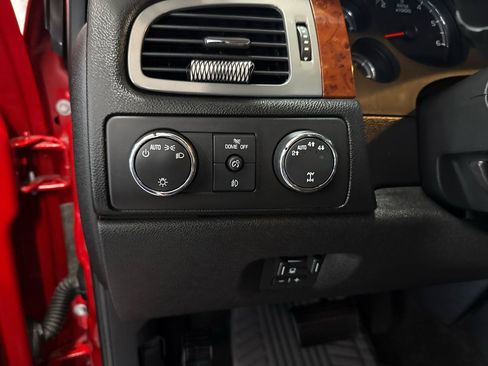 Used 2012 Chevrolet Avalanche LT AWD/4WD image 97