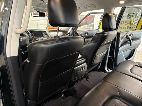Used 2020 Nissan Armada SL image 34