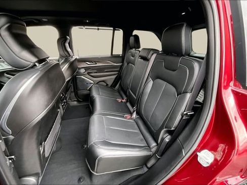 Used 2023 Jeep Grand Cherokee Overland w/ Advanced Protech Group III image 16