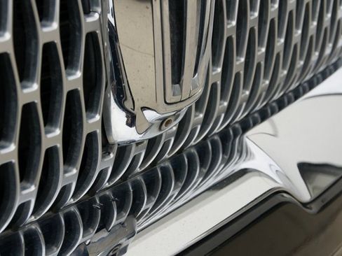 Used 2018 Lincoln Navigator L Select image 8