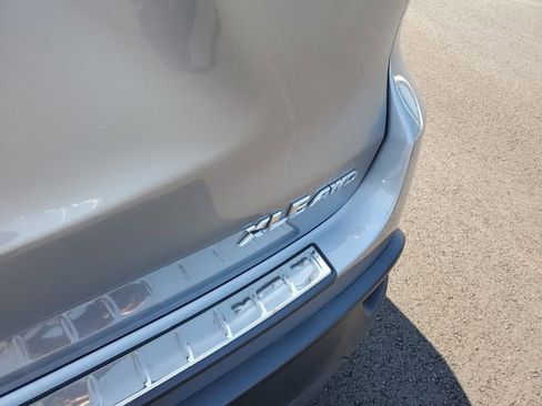 Used 2016 Toyota Highlander XLE AWD/4WD image 8
