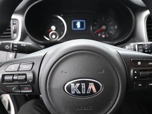 Used 2016 Kia Sorento LX AWD/4WD image 16