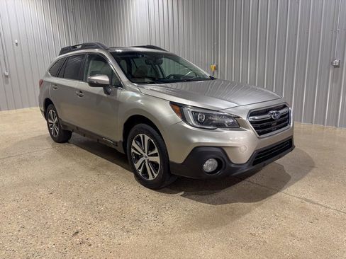 Used 2018 Subaru Outback 2.5i Limited image 4