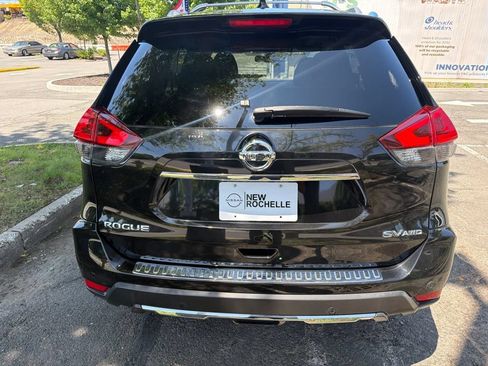 Used 2020 Nissan Rogue SV w/ Sun & Sound Touring Package AWD/4WD image 8