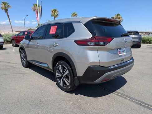 Certified 2021 Nissan Rogue SL w/ Premium Package FWD image 9
