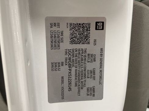 Used 2025 Chevrolet Express 2500 Extended w/ Communications Package image 30