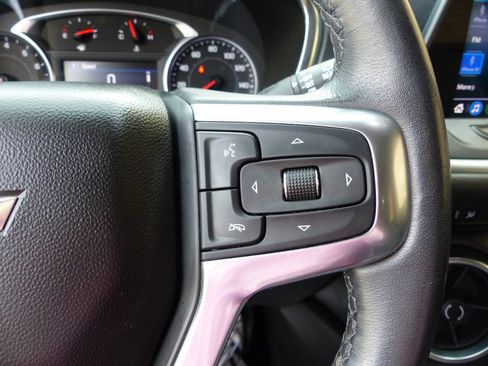 Used 2020 Chevrolet Blazer LT FWD image 25