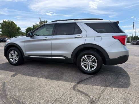 Used 2020 Ford Explorer XLT w/ Comfort Package AWD/4WD image 9