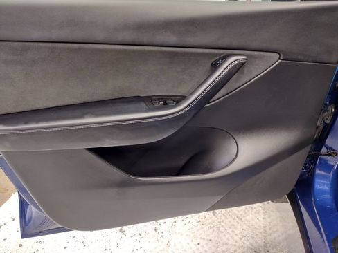 Used 2021 Tesla Model Y Long Range AWD/4WD image 19