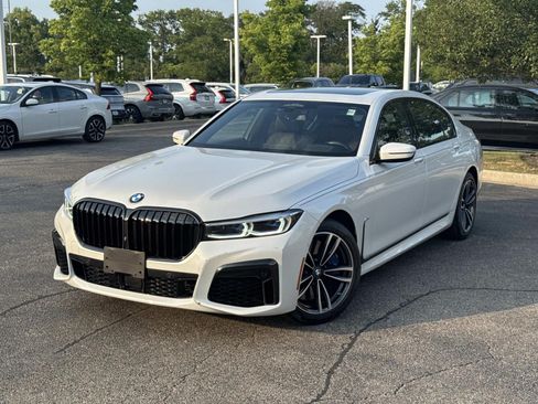 Used 2020 BMW 750i xDrive w/ Executive Package AWD/4WD image 9
