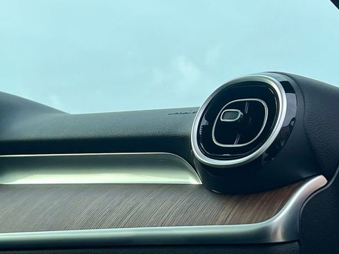 Certified 2025 Mercedes-Benz C 300 4MATIC Sedan image 19