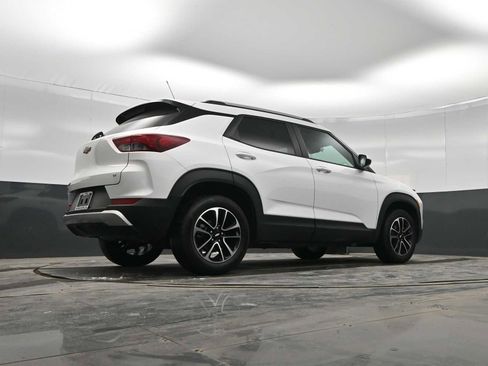 Used 2025 Chevrolet TrailBlazer LT image 34