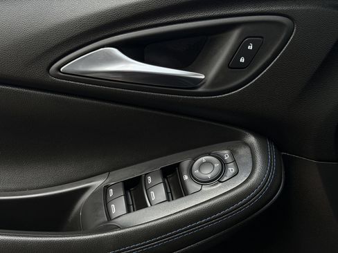 Used 2025 Buick Encore GX Sport Touring FWD image 22