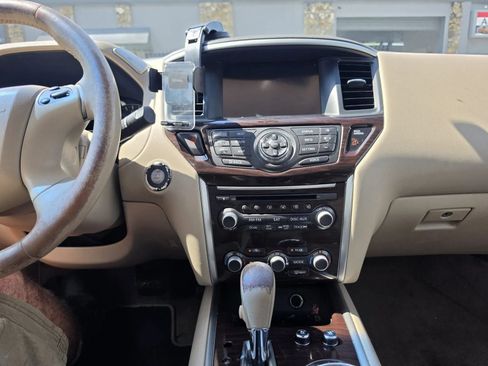 Used 2015 Nissan Pathfinder Platinum w/ Family Entertainment Package FWD image 15