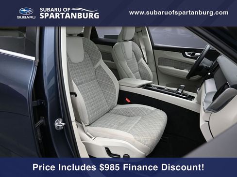 Used 2022 Volvo XC60 B5 Momentum image 26