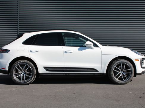 New 2026 Porsche Macan image 8