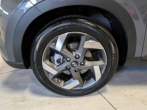 Used 2025 Hyundai Venue SEL image 15